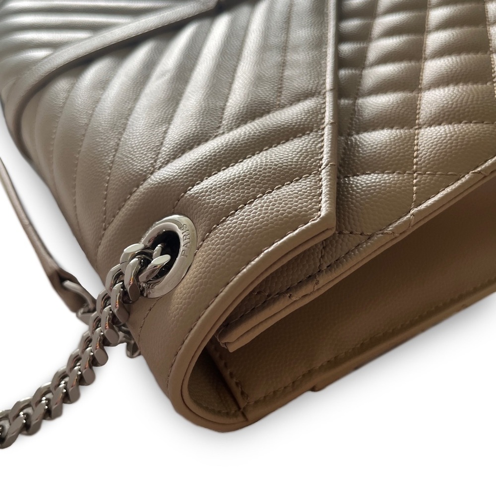 Saint Laurent Large Envelope Chain Shoulder Bag Beige - Picture 9 of 10